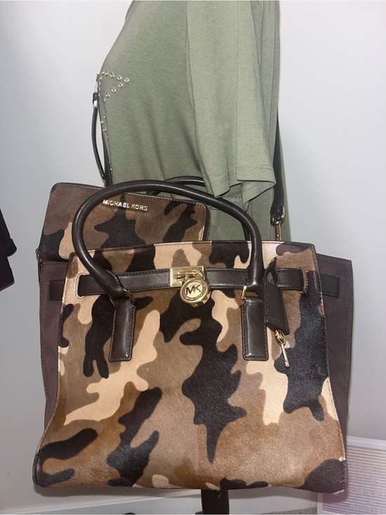 Michael Kors Handbags - Michael Kors Hamilton Camo Set